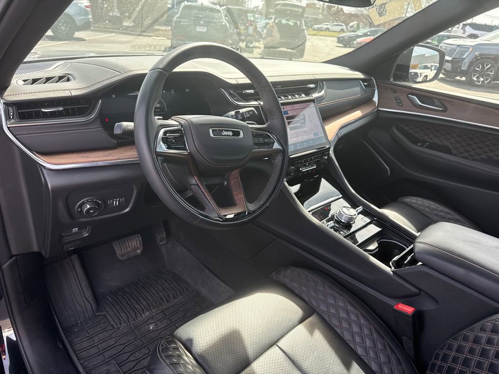 Used 2024 Jeep Grand Cherokee L Summit w/ MOPAR Finishing Package image 19