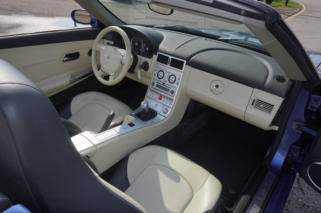 Used 2005 Chrysler Crossfire Limited RWD image 35
