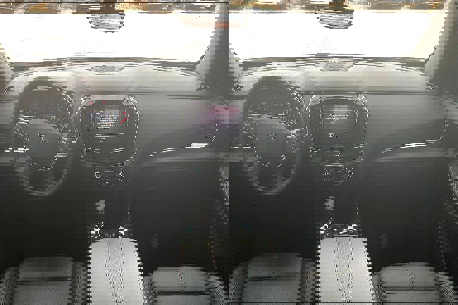 Used 2023 Chevrolet Traverse RS image 16