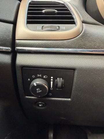 Used 2017 Jeep Grand Cherokee Limited AWD/4WD image 22