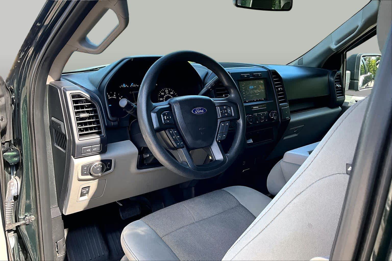 Used 2016 Ford F150 XL w/ Equipment Group 101A Mid AWD/4WD image 18