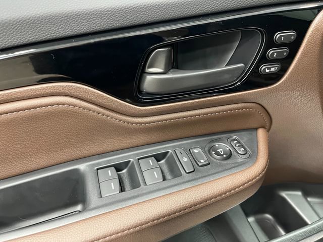 New 2026 Honda Odyssey Touring image 13