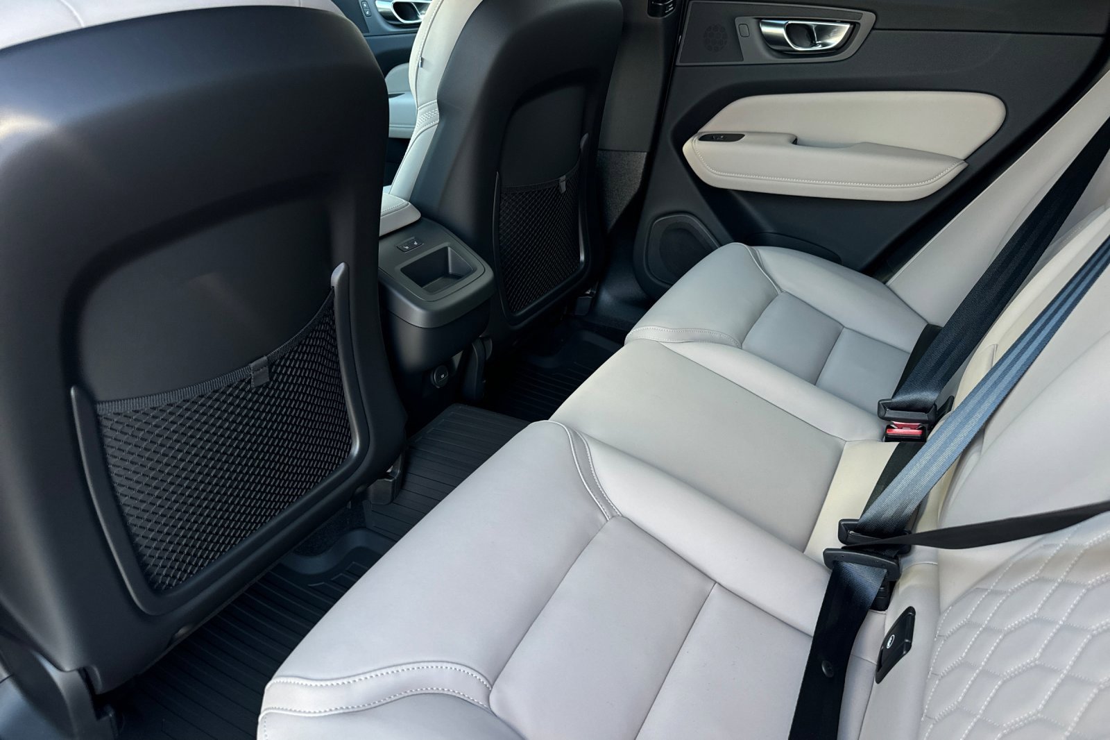 New 2026 Volvo XC60 B5 Plus w/ Protection Package Premier image 11