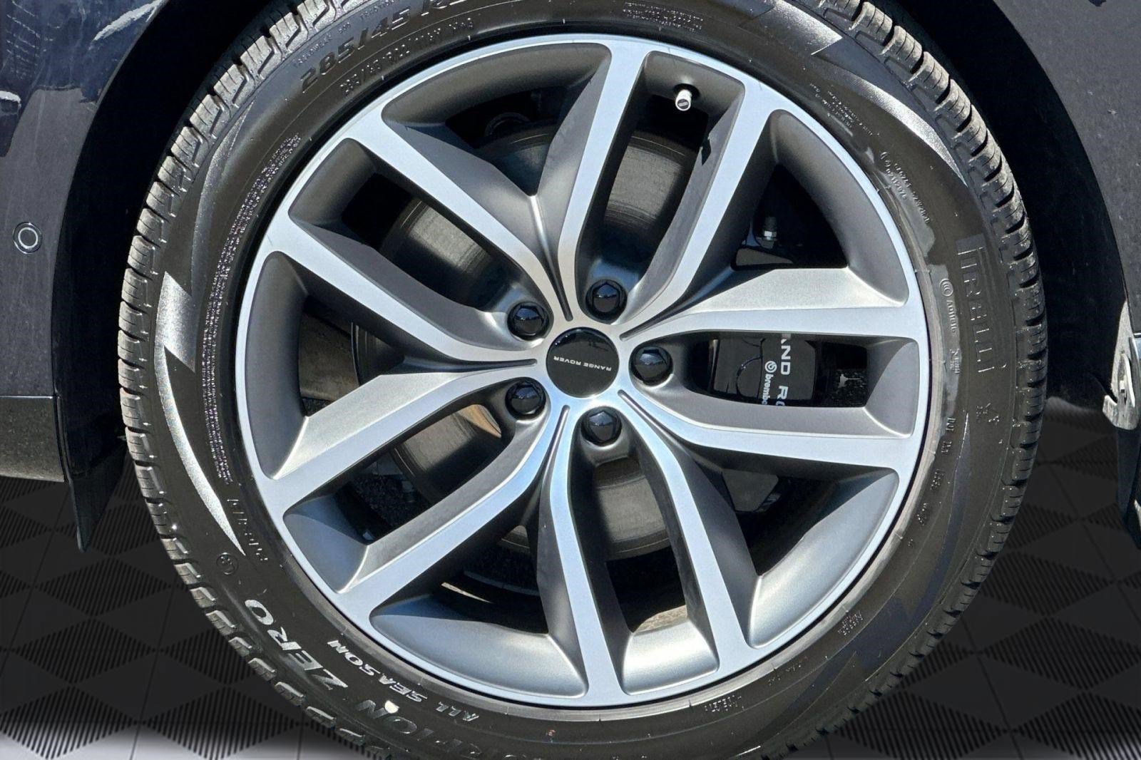 New 2026 Land Rover Range Rover Autobiography AWD/4WD image 12