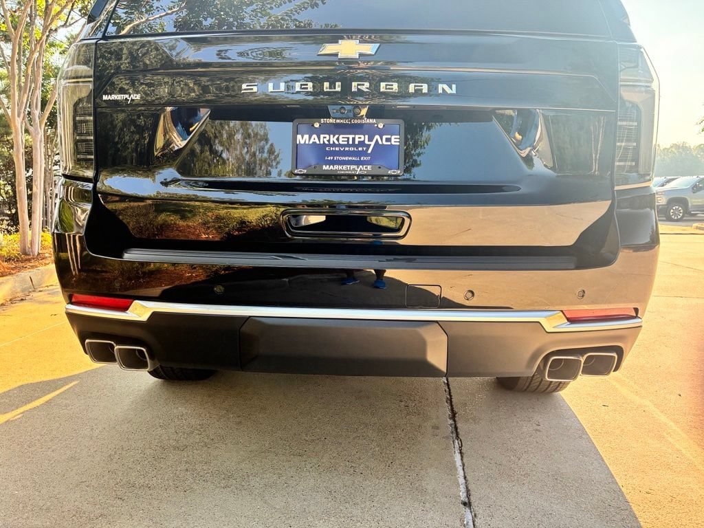 New 2026 Chevrolet Suburban High Country AWD/4WD image 12