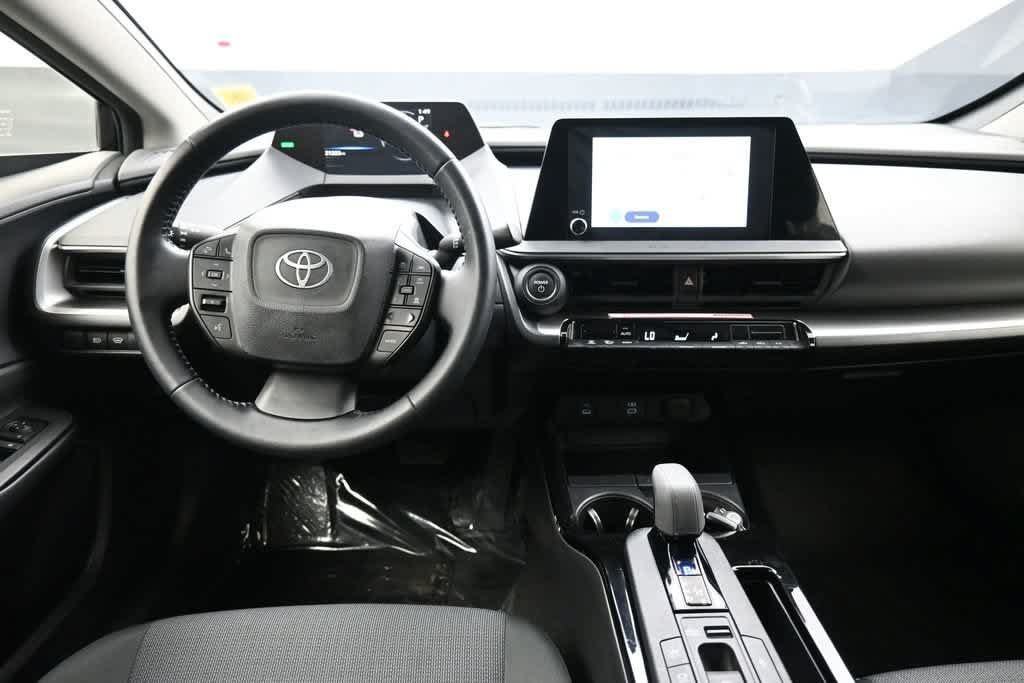 Certified 2025 Toyota Prius LE FWD image 21