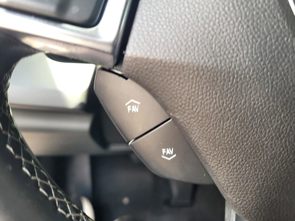 Used 2018 Chevrolet Camaro LT RWD image 25