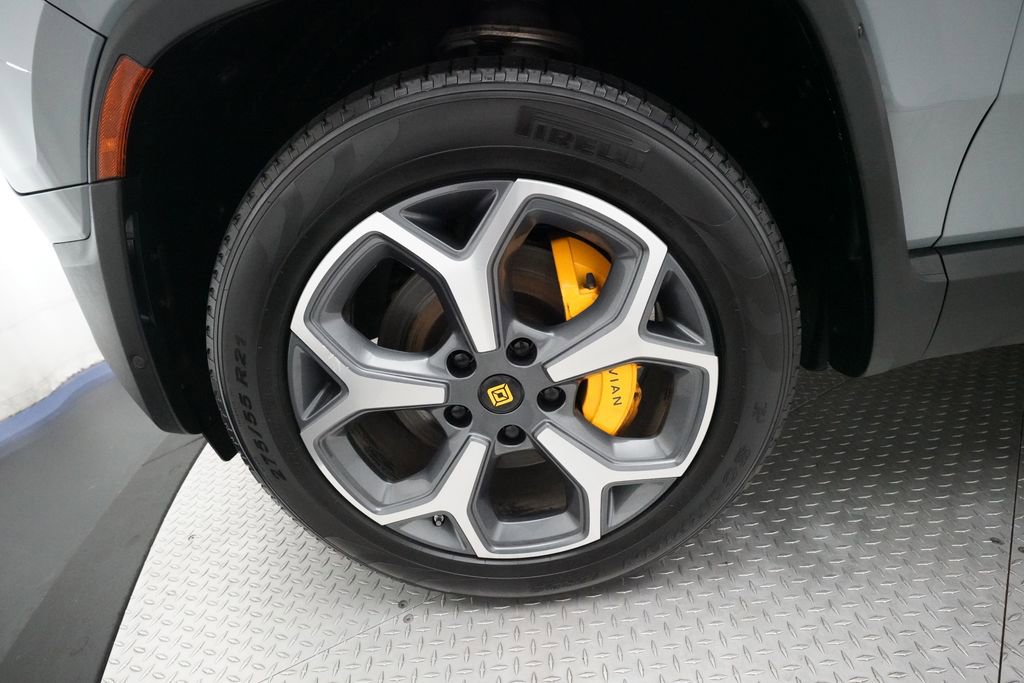 Used 2022 Rivian R1T Adventure image 8