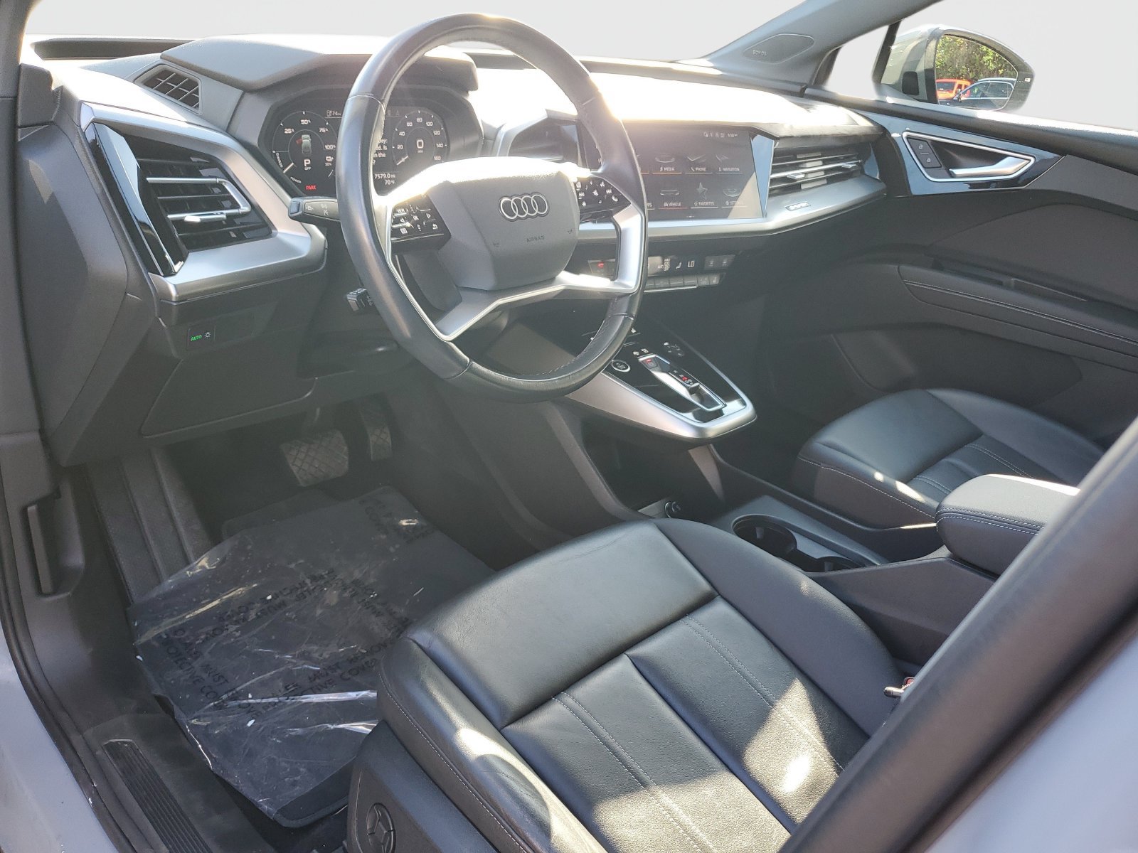 Used 2024 Audi Q4 e-tron Premium Plus w/ Premium Plus RWD image 19