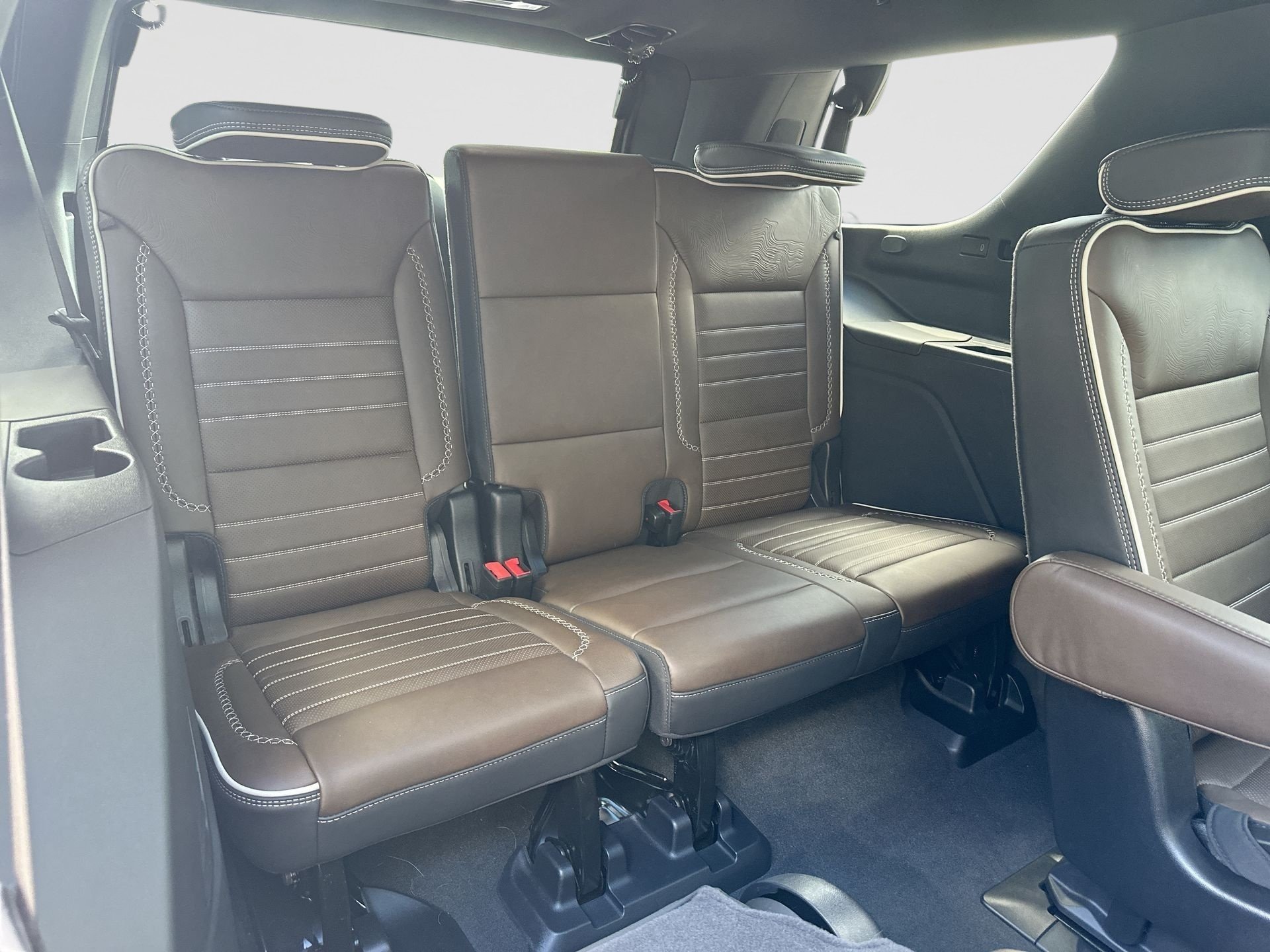 Certified 2025 GMC Yukon Denali Ultimate AWD/4WD image 27