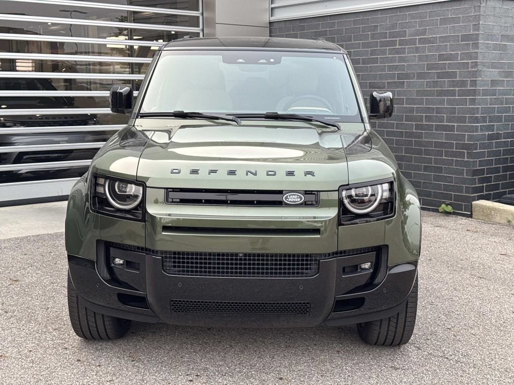 New 2026 Land Rover Defender 110 X-Dynamic SE AWD/4WD image 2