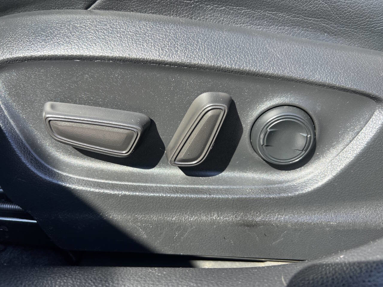 Used 2020 Toyota Corolla XSE image 10