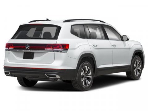Used 2024 Volkswagen Atlas SE image 2