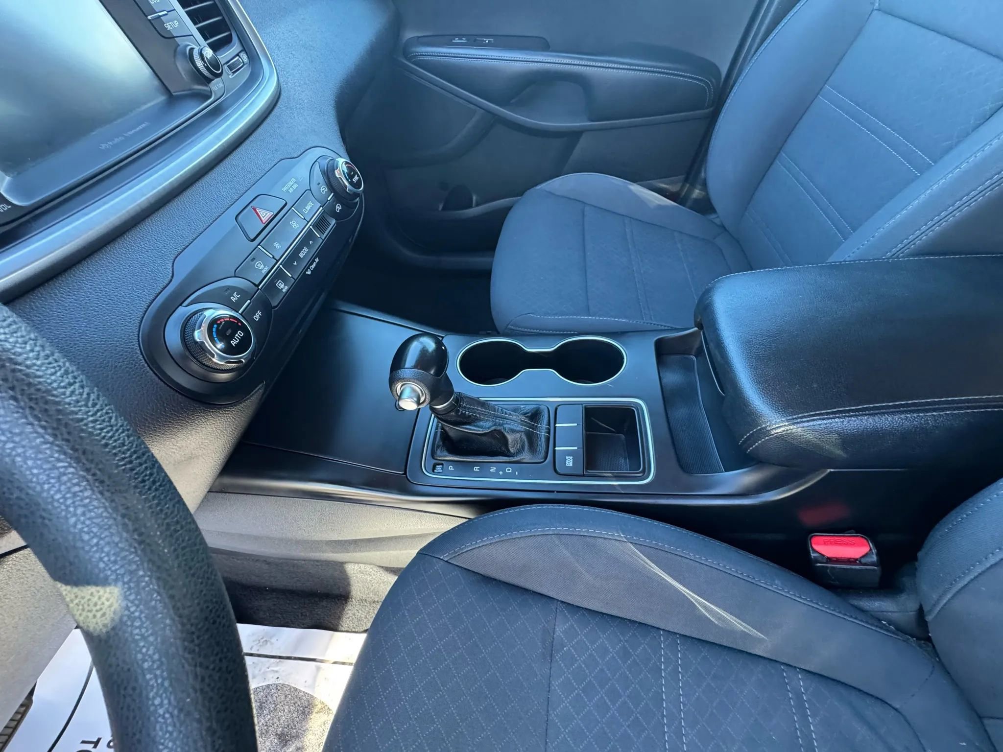 Used 2018 Kia Sorento LX Sport Utility 4D image 23