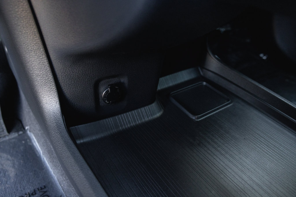 Certified 2025 Toyota Sienna Platinum AWD/4WD image 21