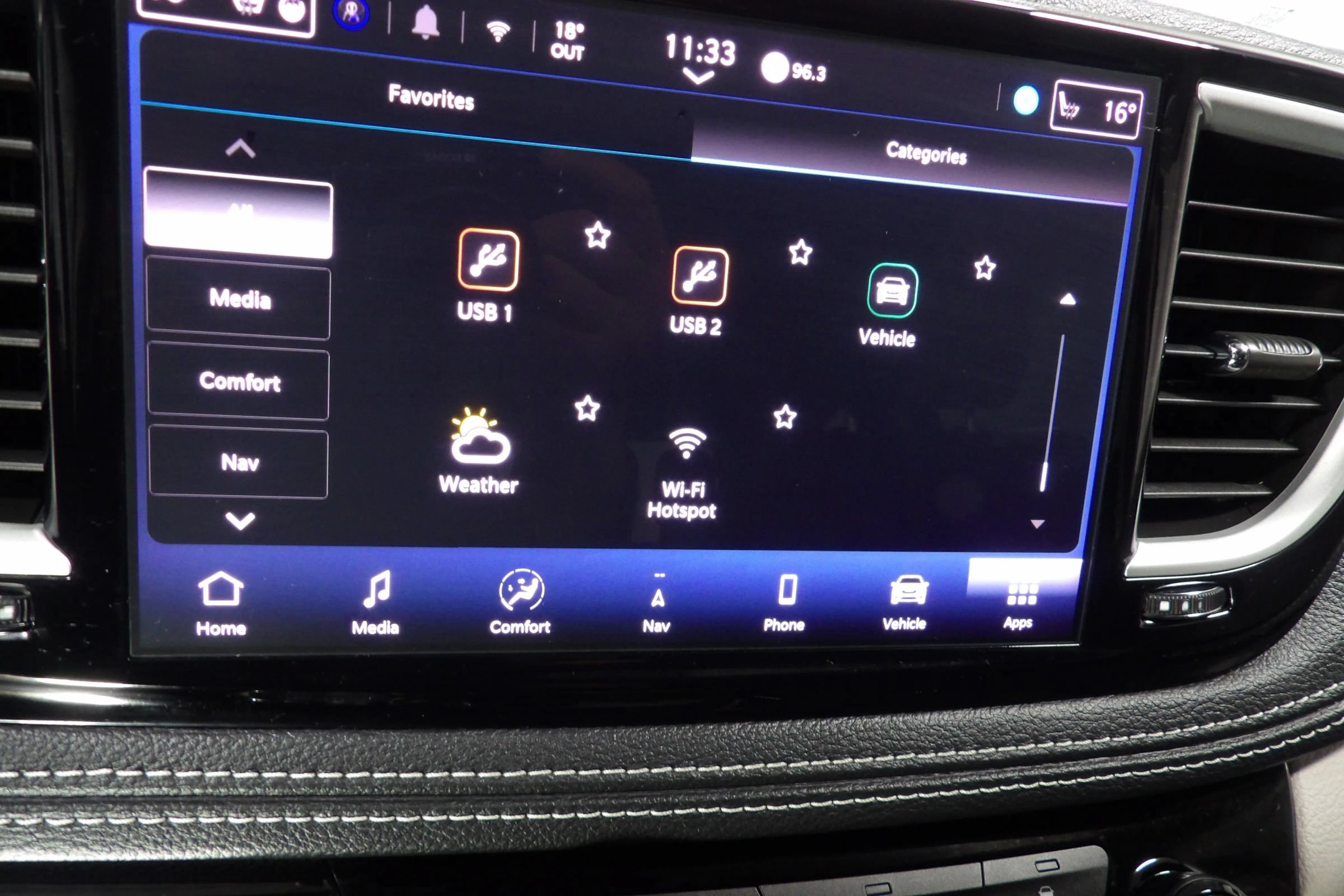 Used 2024 Chrysler Pacifica Limited FWD image 35