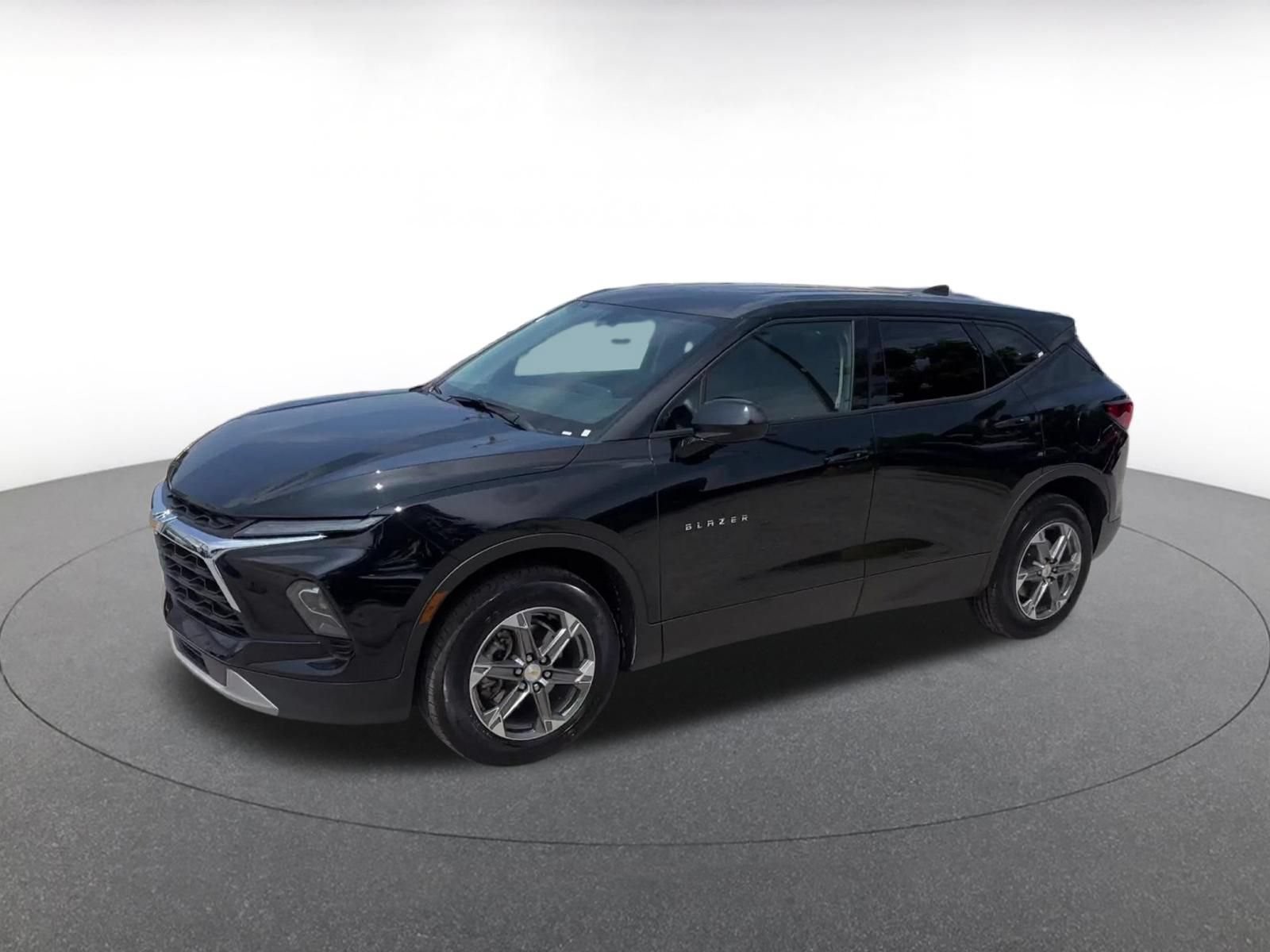 Used 2025 Chevrolet Blazer LT FWD image 8
