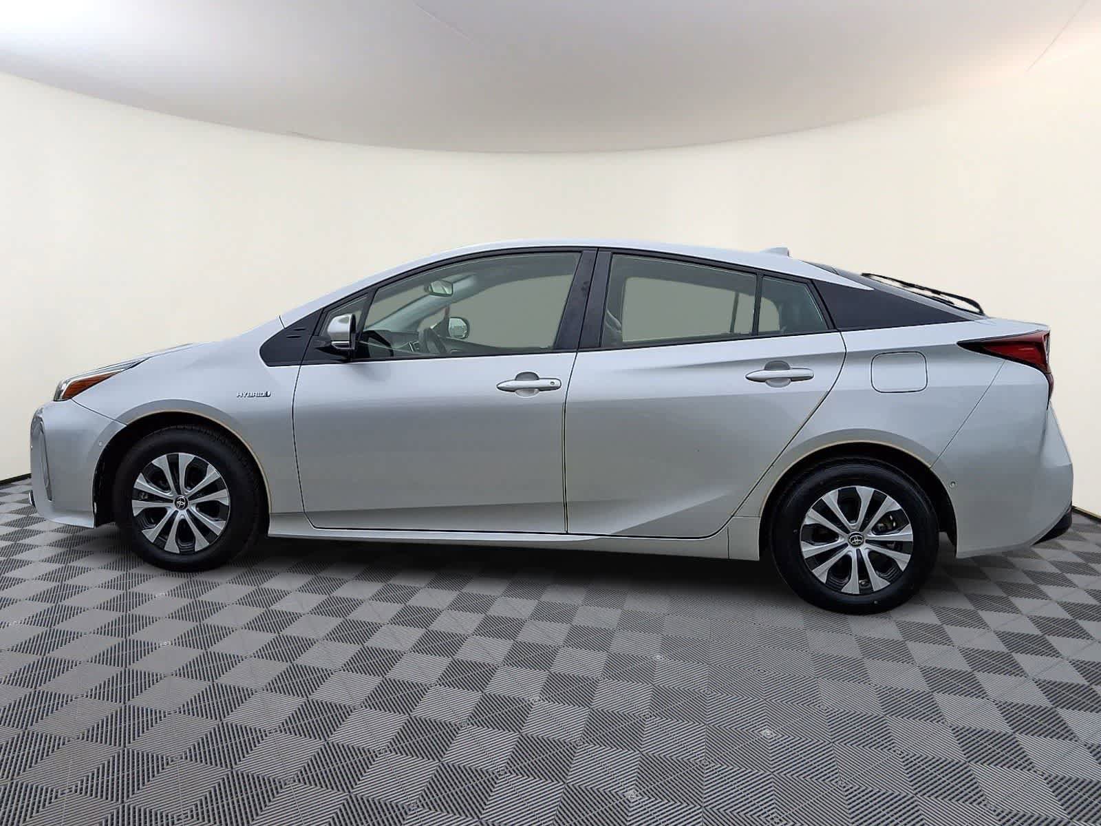 Certified 2019 Toyota Prius XLE w/ Advanced Technology Package AWD/4WD image 10