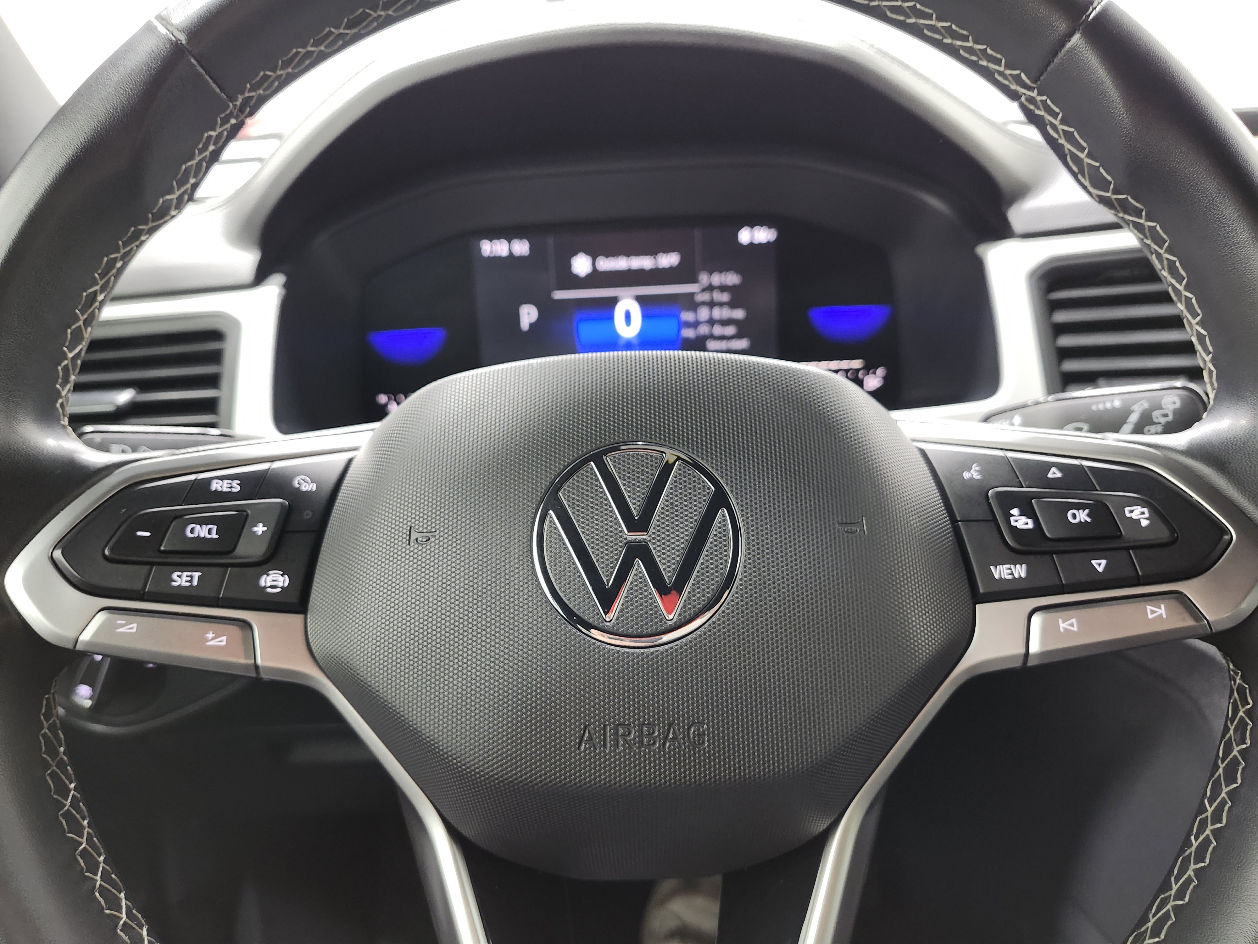 Used 2022 Volkswagen Atlas Cross Sport SE image 29