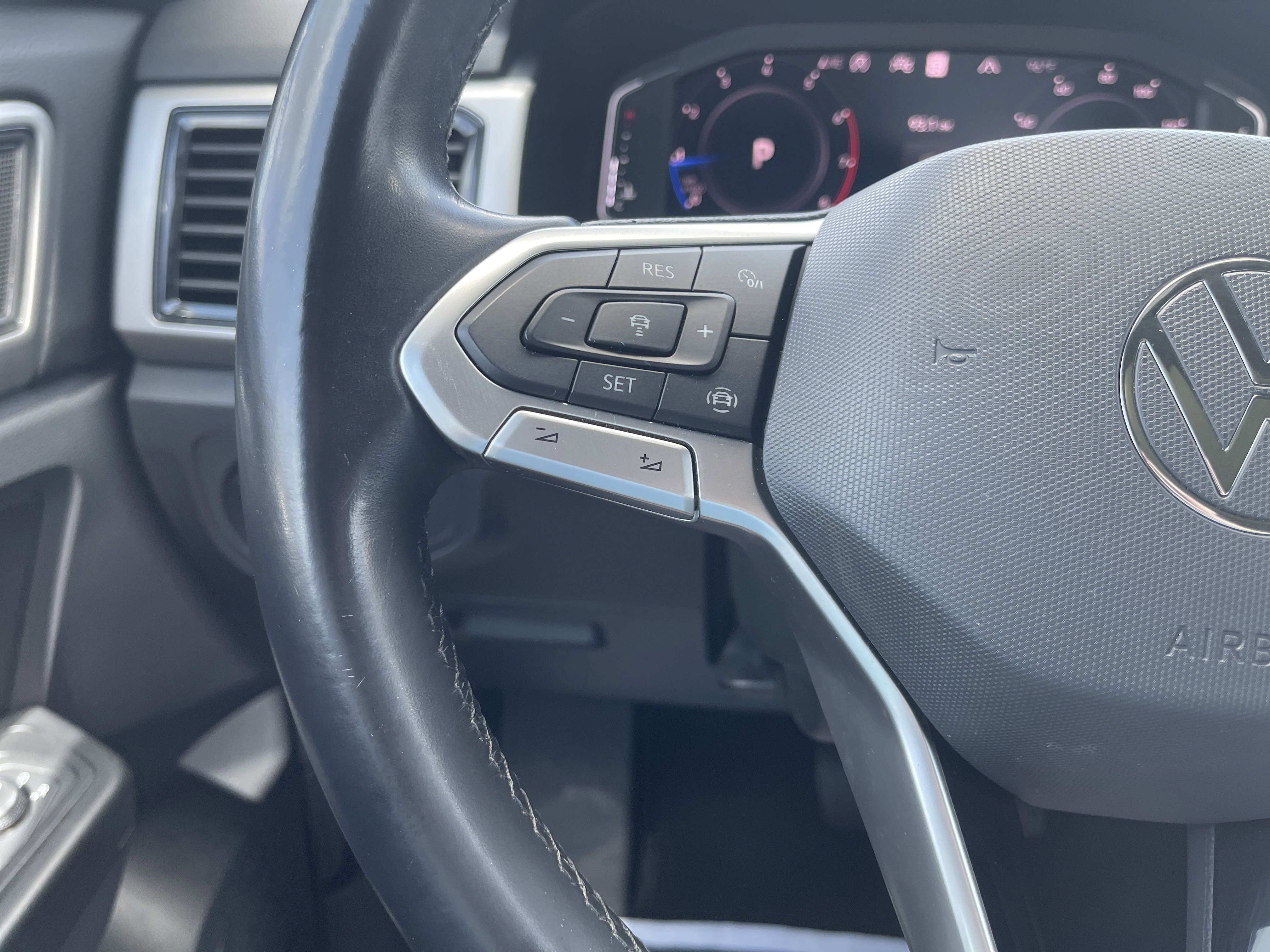 Used 2020 Volkswagen Atlas Cross Sport SEL image 18