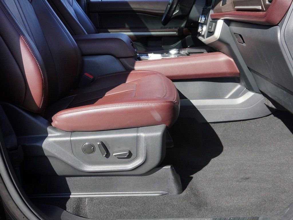 Used 2024 Ford Expedition Limited image 33