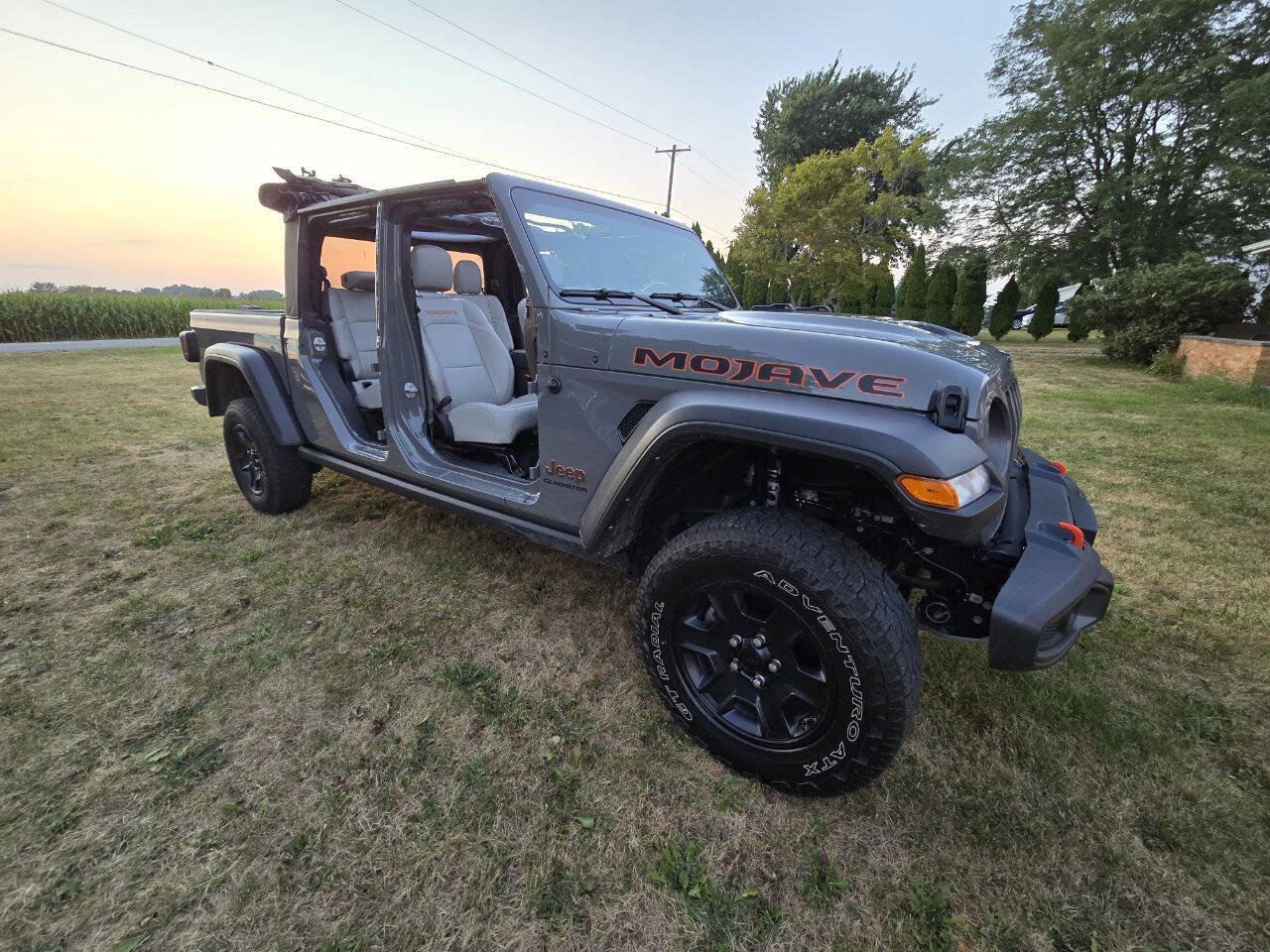 Used 2022 Jeep Gladiator Mojave image 2