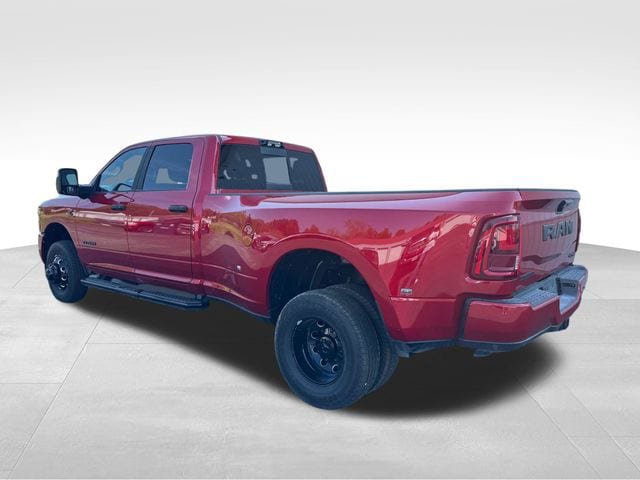 New 2026 RAM 3500 Big Horn AWD/4WD image 5