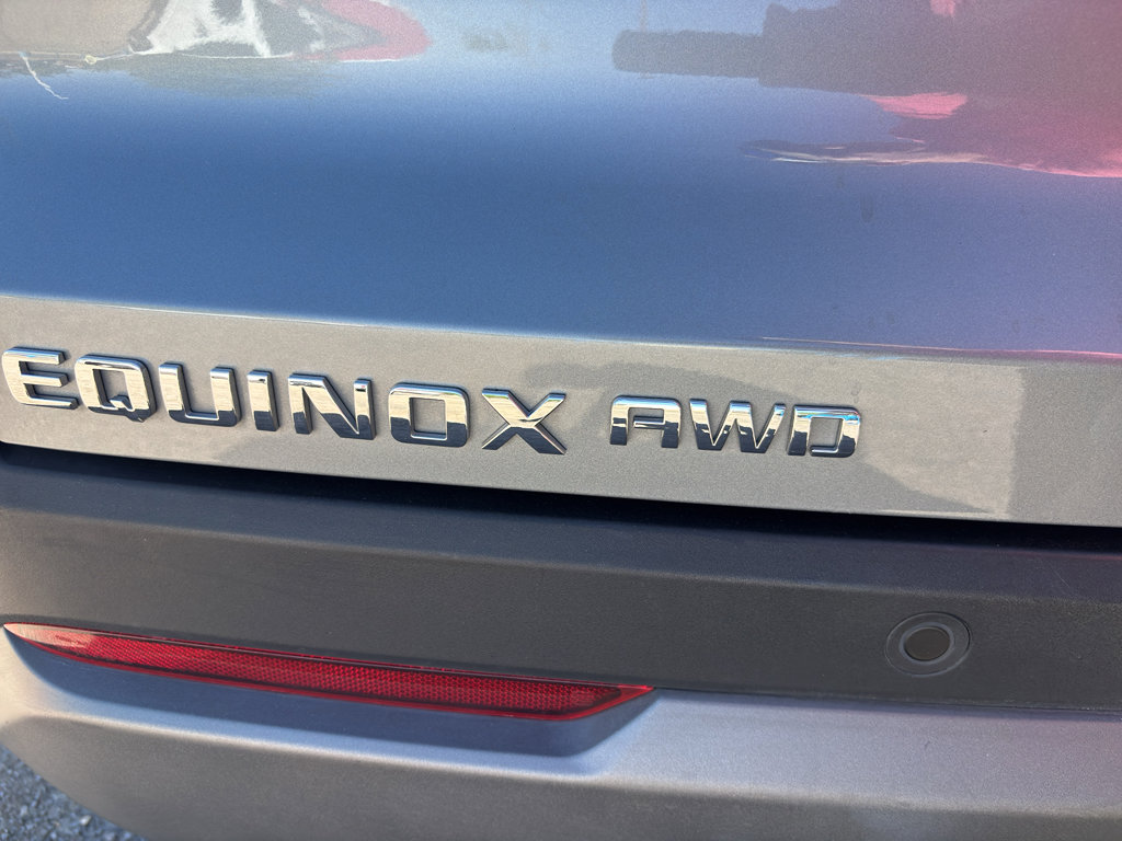 Used 2025 Chevrolet Equinox LT AWD/4WD image 13