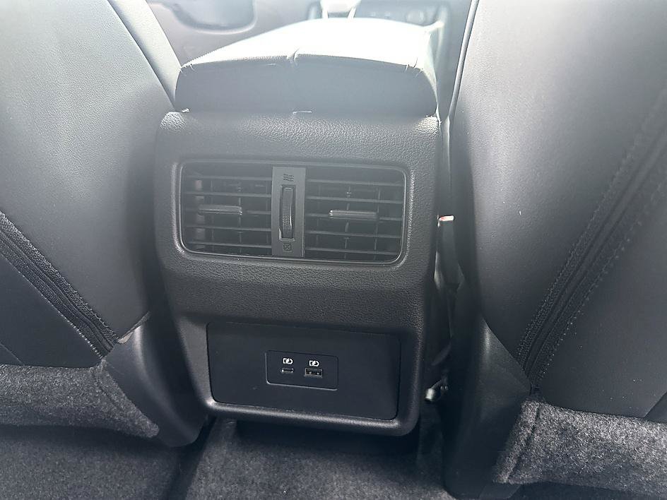 Used 2023 Nissan Rogue SV w/ SV Premium B Package FWD image 19