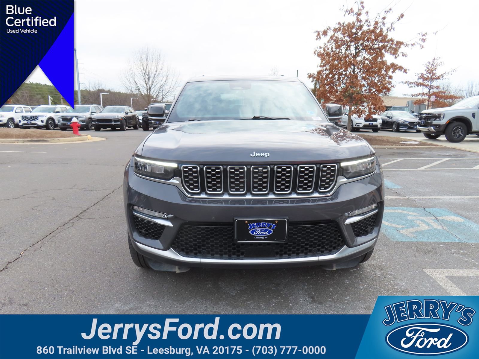 Used 2023 Jeep Grand Cherokee Summit w/ Luxury Tech Group V image 2