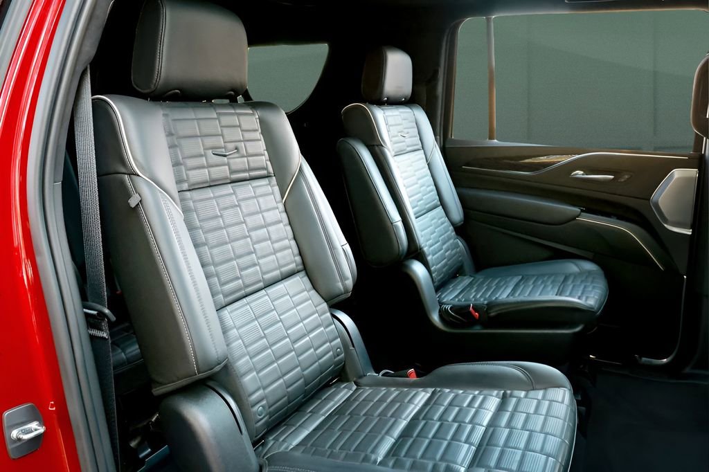 Used 2023 Cadillac Escalade ESV V AWD/4WD image 24
