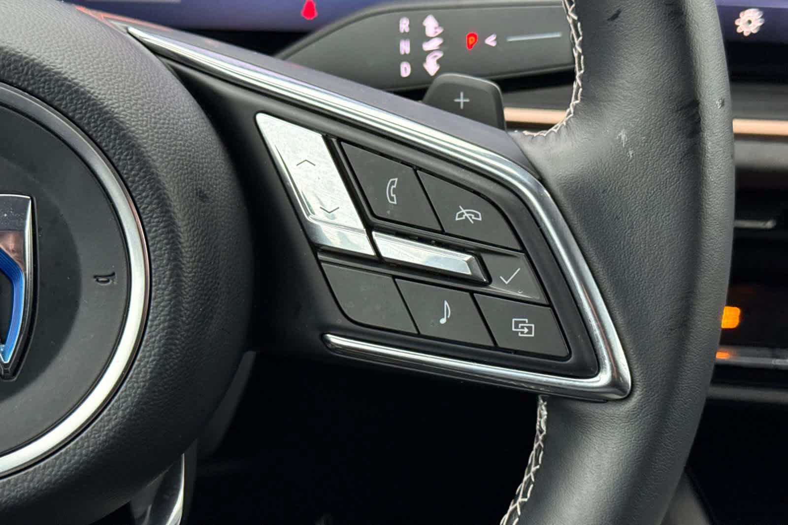 Used 2025 Buick Envision Sport Touring AWD/4WD image 28