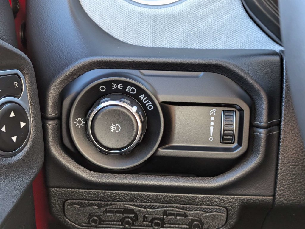 Used 2026 Jeep Wrangler Unlimited Sahara AWD/4WD image 20