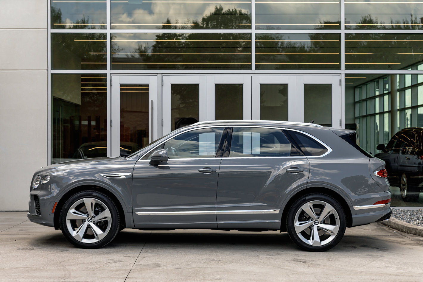Used 2024 Bentley Bentayga image 18