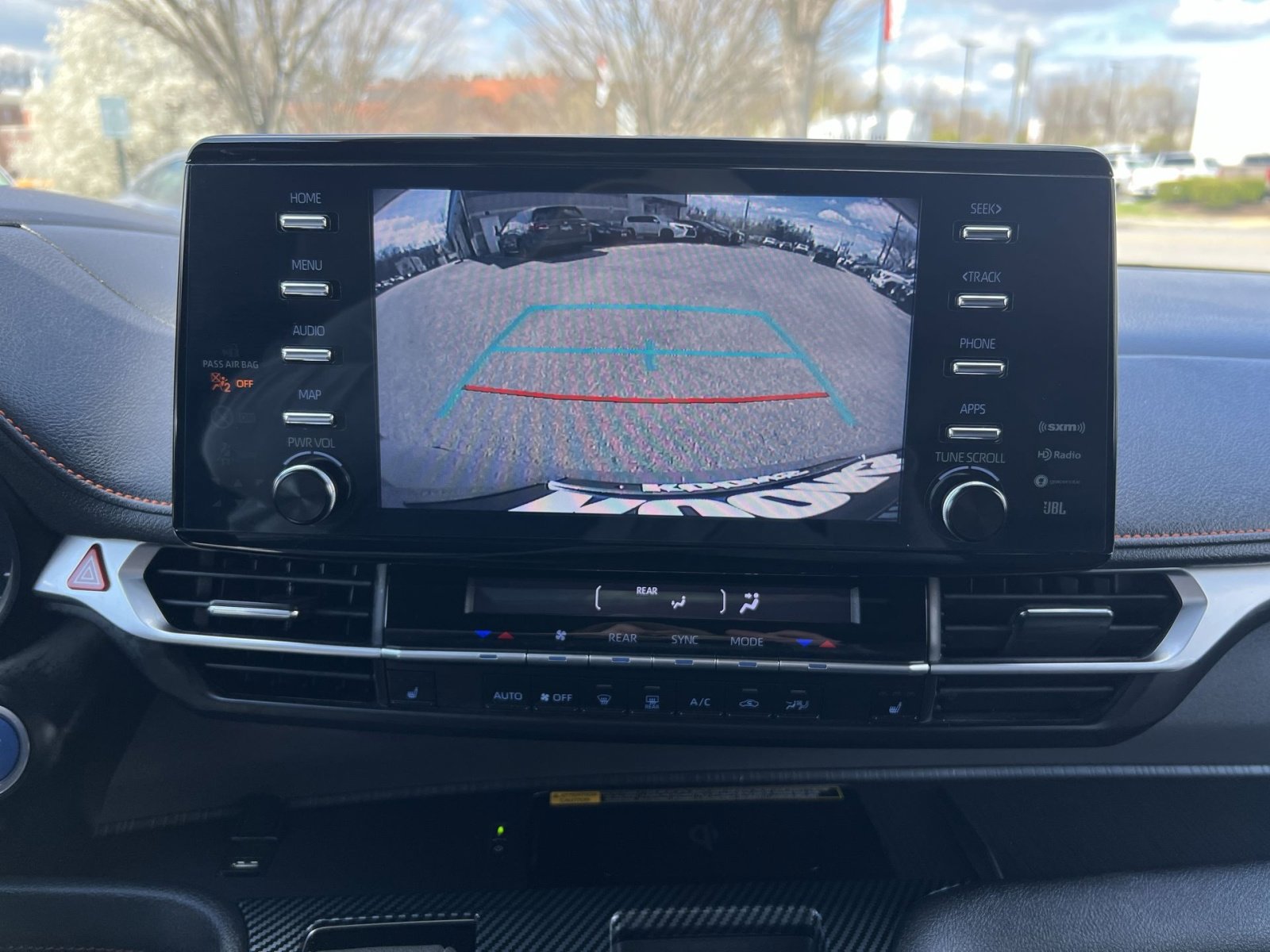 Used 2023 Toyota Sienna XSE w/ XSE Plus Package image 19