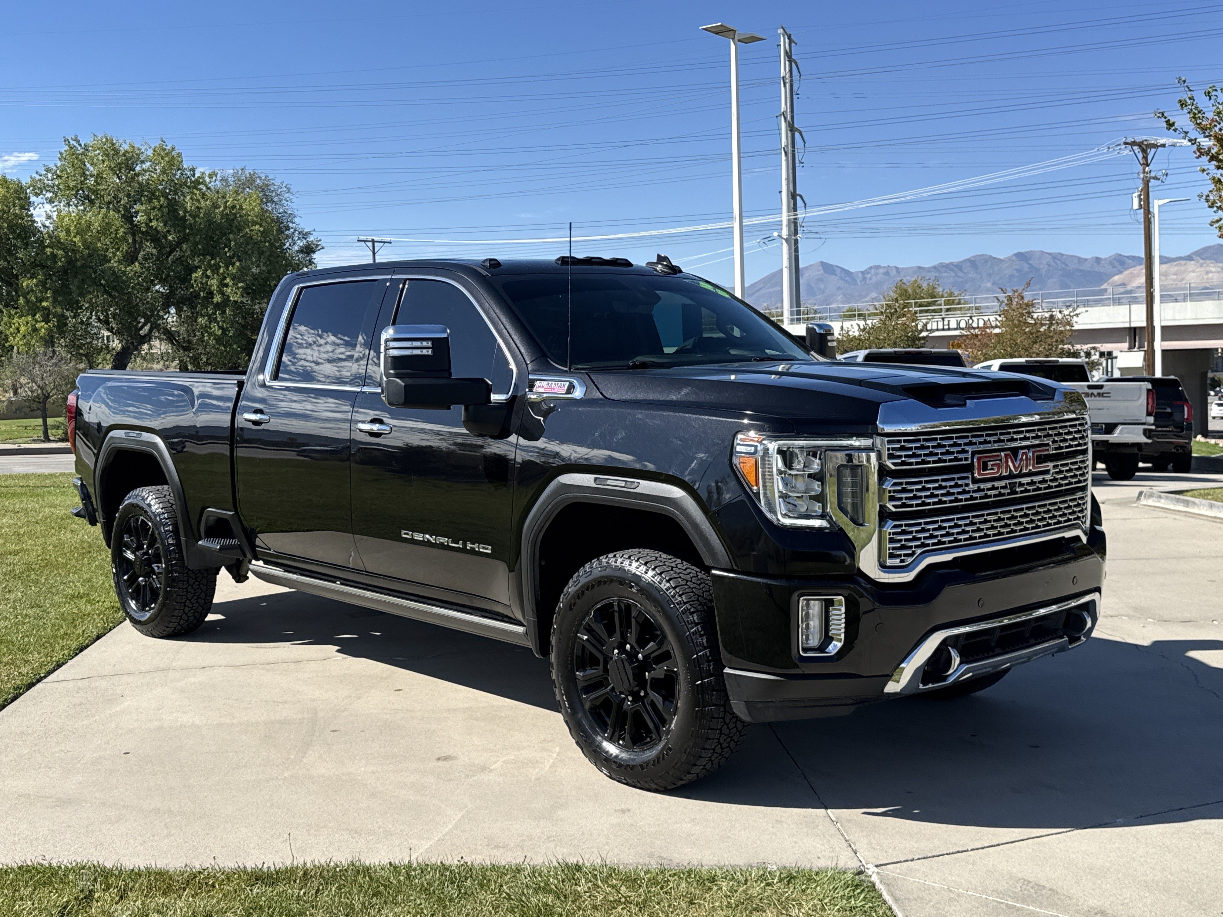 Used 2023 GMC Sierra 3500 Denali w/ Denali Black Diamond Edition AWD/4WD image 7
