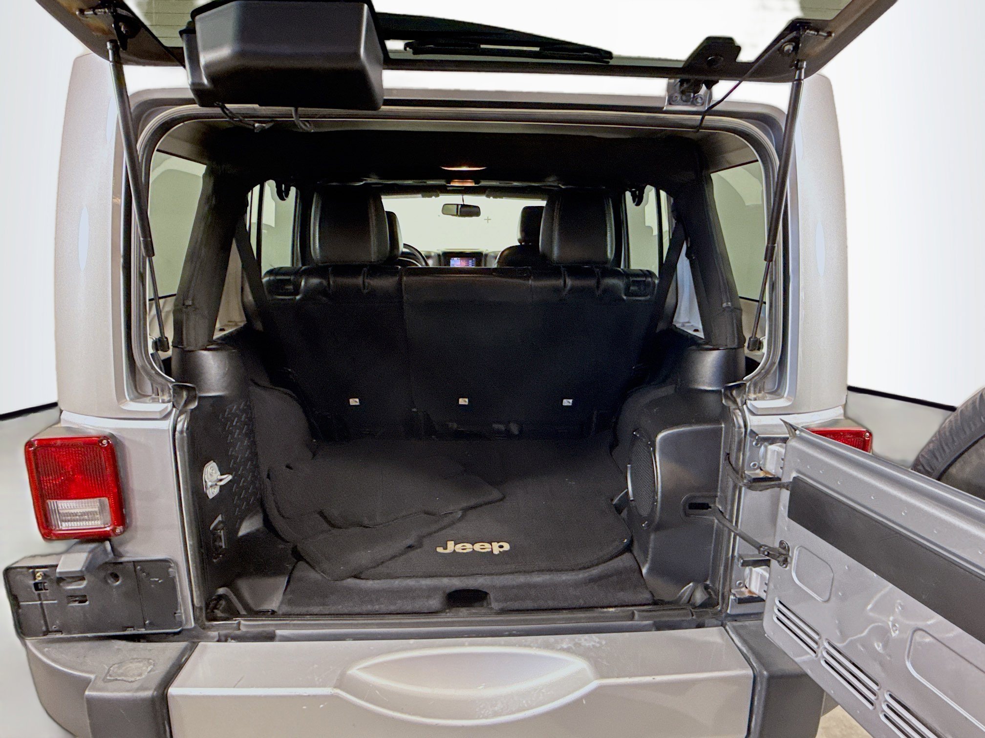 Used 2013 Jeep Wrangler Unlimited Sahara w/ Dual Top Group image 21