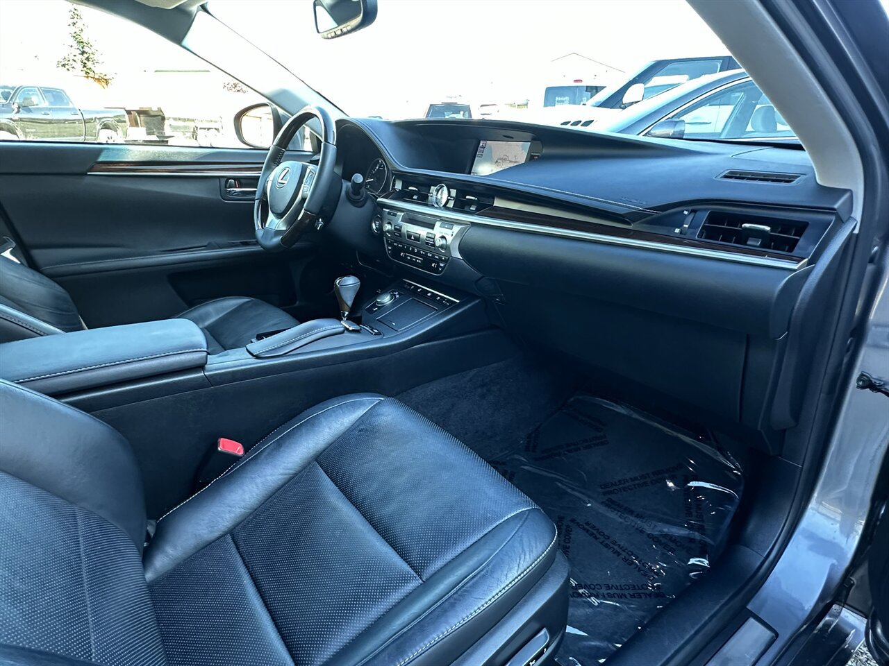 Used 2013 Lexus ES 350 w/ Luxury Pkg FWD image 9