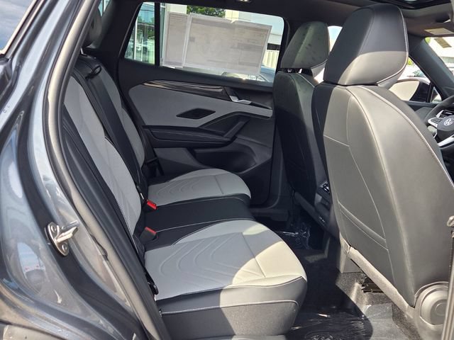 New 2026 Volkswagen Tiguan SE R-Line FWD image 16