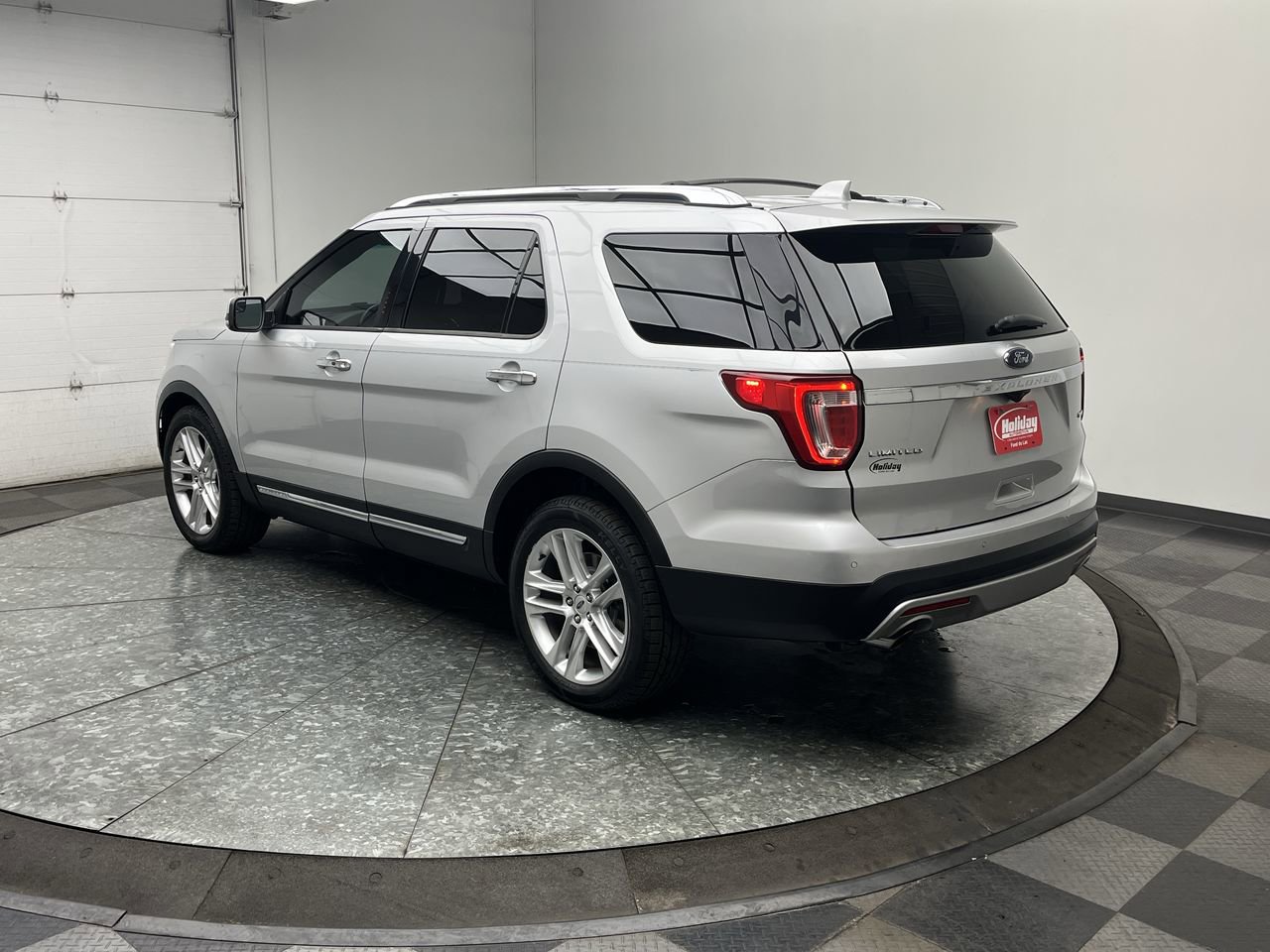Used 2016 Ford Explorer Limited AWD/4WD image 2
