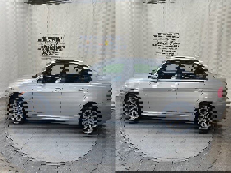 Used 2011 BMW 328i xDrive Sedan w/ Premium Pkg 2 image 1