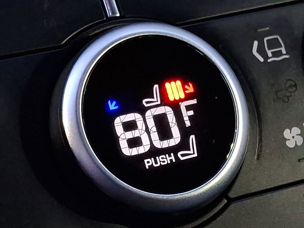 Used 2023 Land Rover Defender 110 X-Dynamic SE image 25