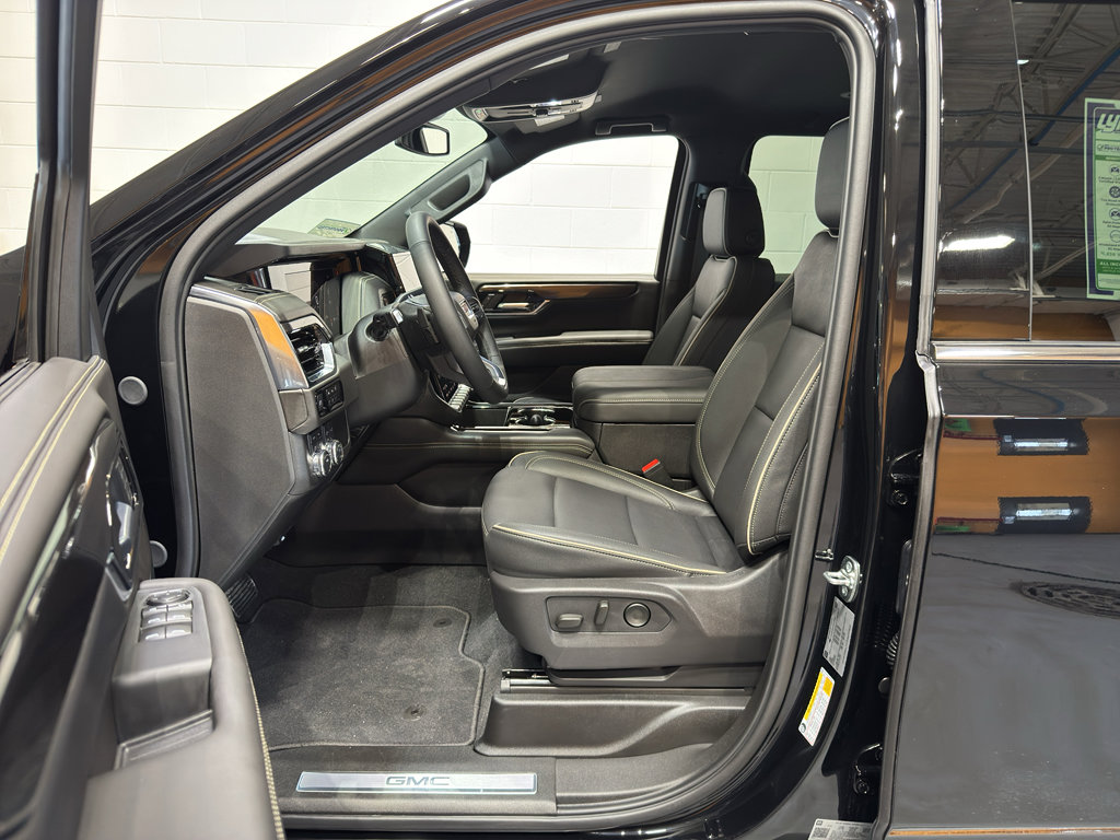 Used 2025 GMC Yukon XL Elevation w/ LPO, Elevation Black Package image 15