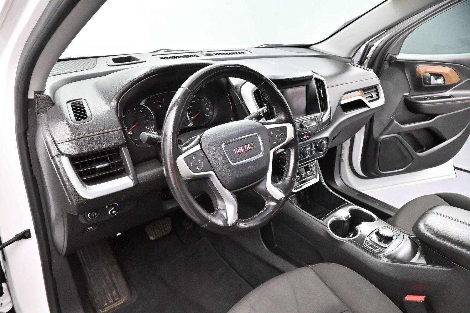 Used 2020 GMC Terrain SLE w/ Driver Convenience Package AWD/4WD image 16