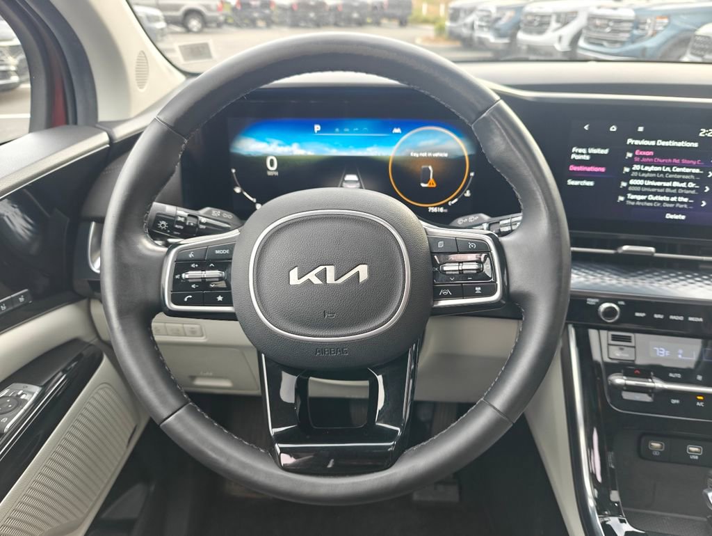 Used 2022 Kia Carnival SX Prestige image 13