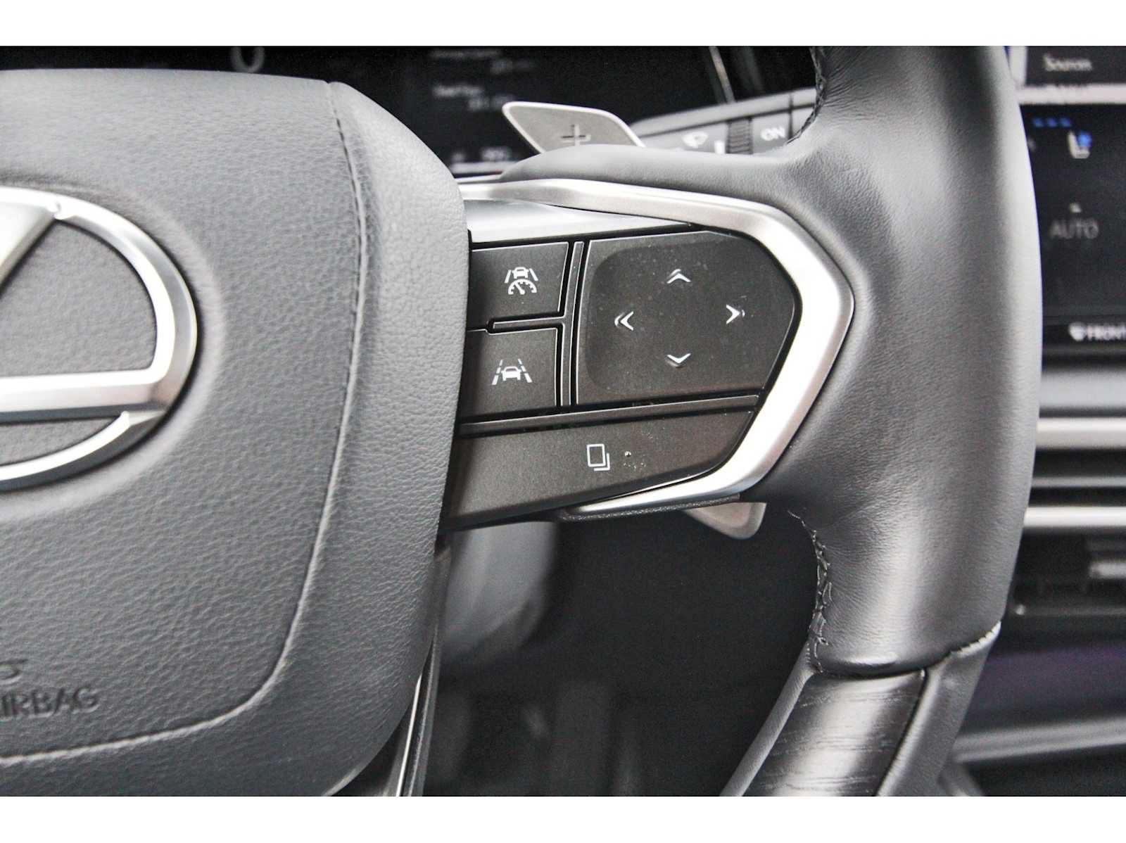 Used 2025 Lexus RX 450h AWD w/ Convenience Package image 16