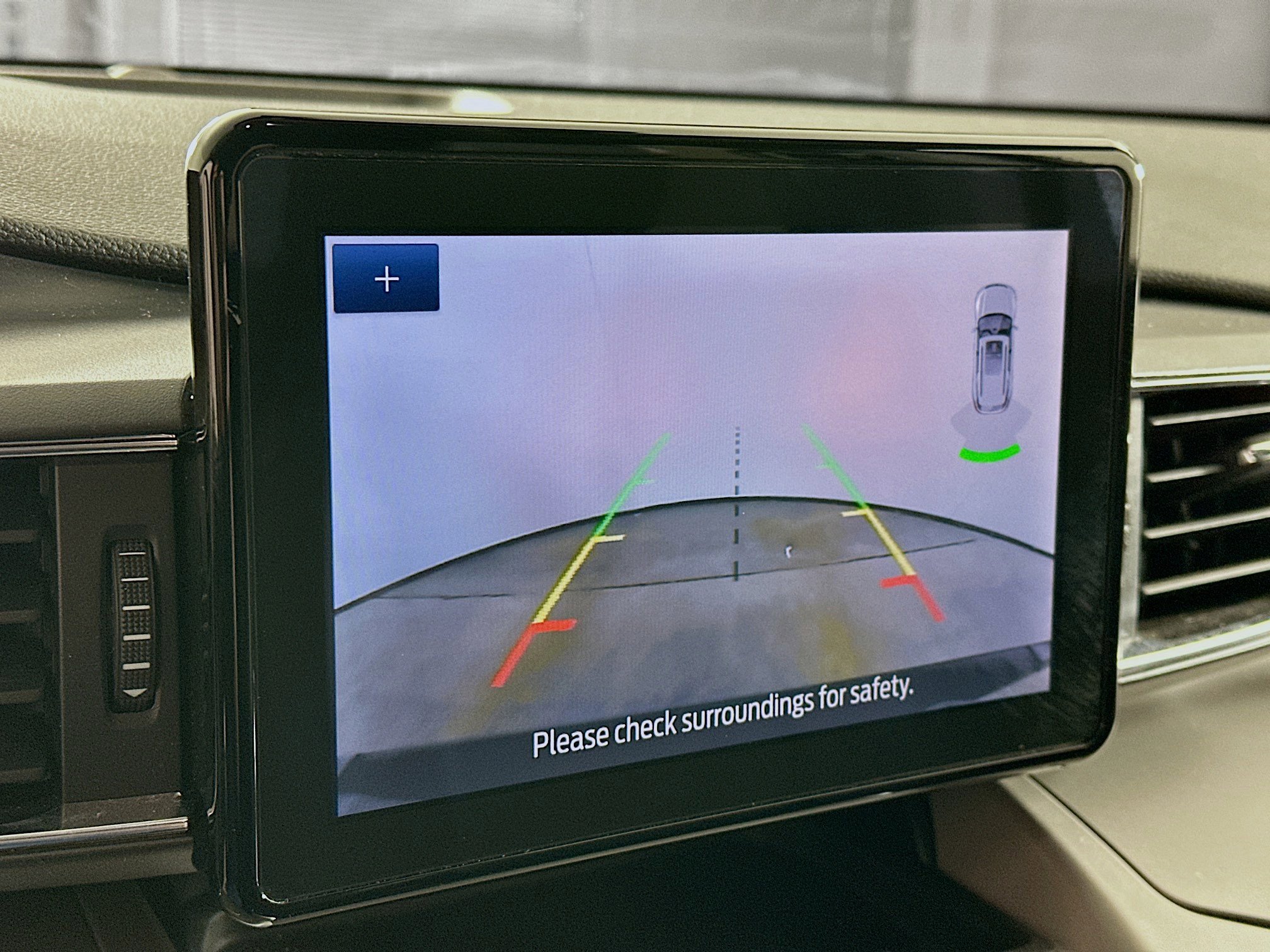 Used 2024 Ford Explorer XLT w/ Equipment Group 202A image 22