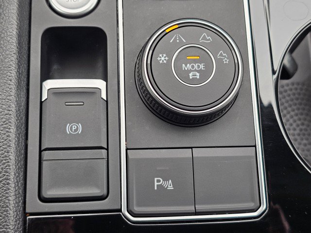 Used 2023 Volkswagen Atlas SEL AWD/4WD image 40
