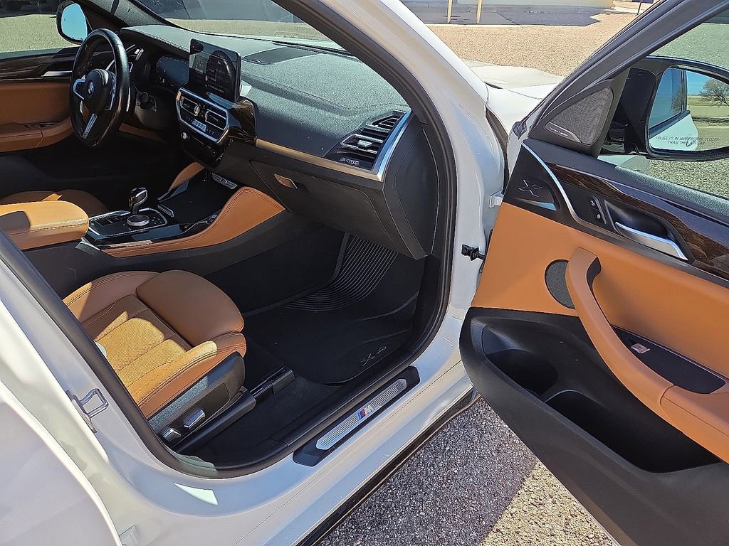 Used 2023 BMW X4 M40i w/ Shadowloine Package image 11