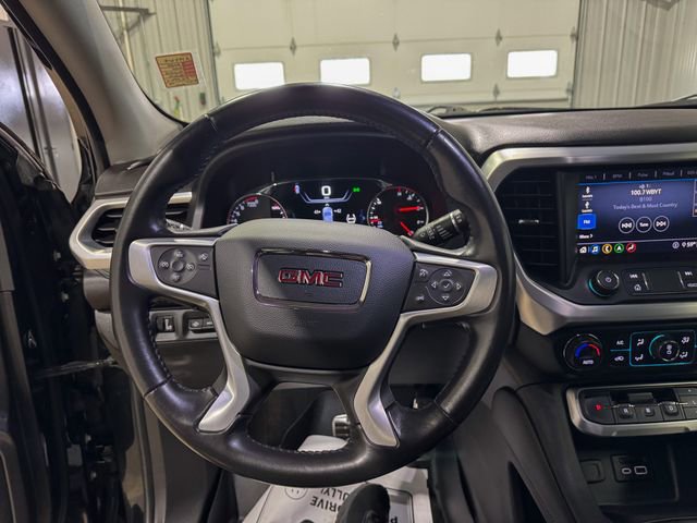 Used 2020 GMC Acadia SLT w/ Driver Alert Package II image 14